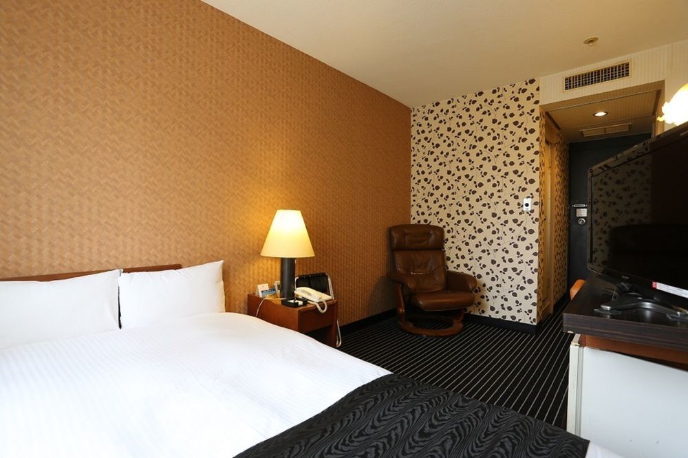 APA Hotel Okayamaekimae Bagian luar foto